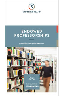 Flyer zum Servicezentrum Stiftungsprofessuren (Cover)